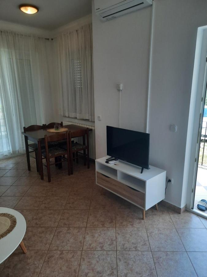 Marinela Apartment *
