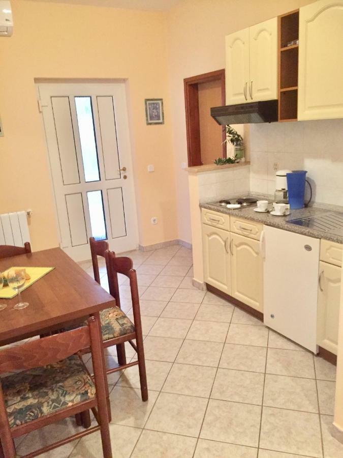 Marinela Apartment *